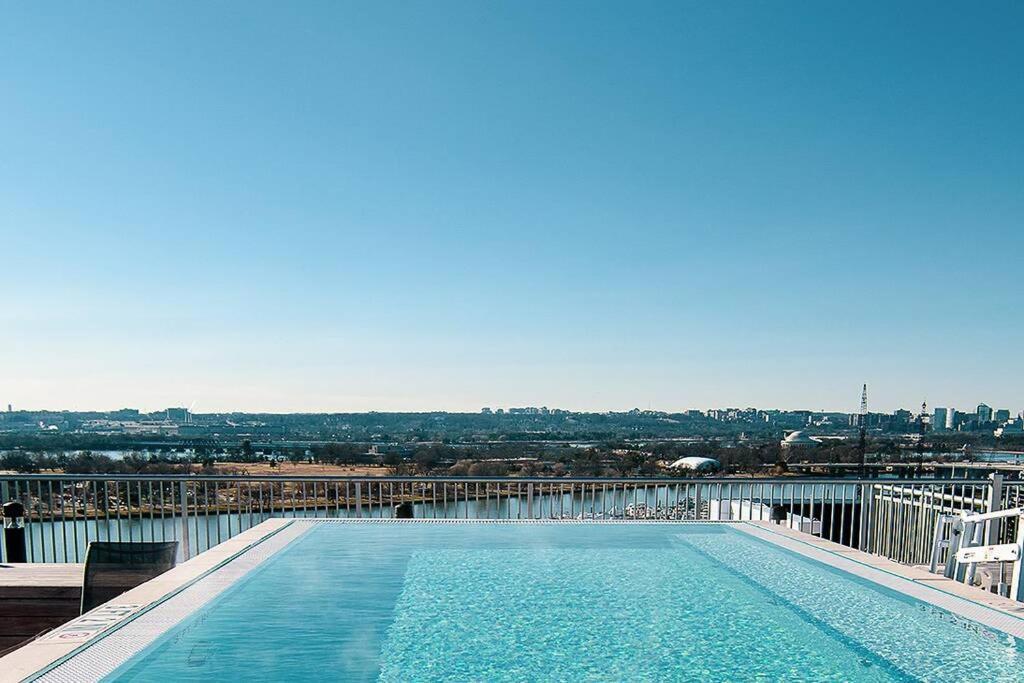 Luxury D.C. 1Br Apt W/Rooftop Pool In Southwest Waterfront Вашингтон Екстер'єр фото